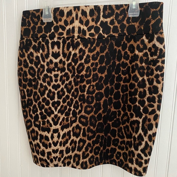 🩵Leopard Print Mini Skirt - Picture 5 of 6